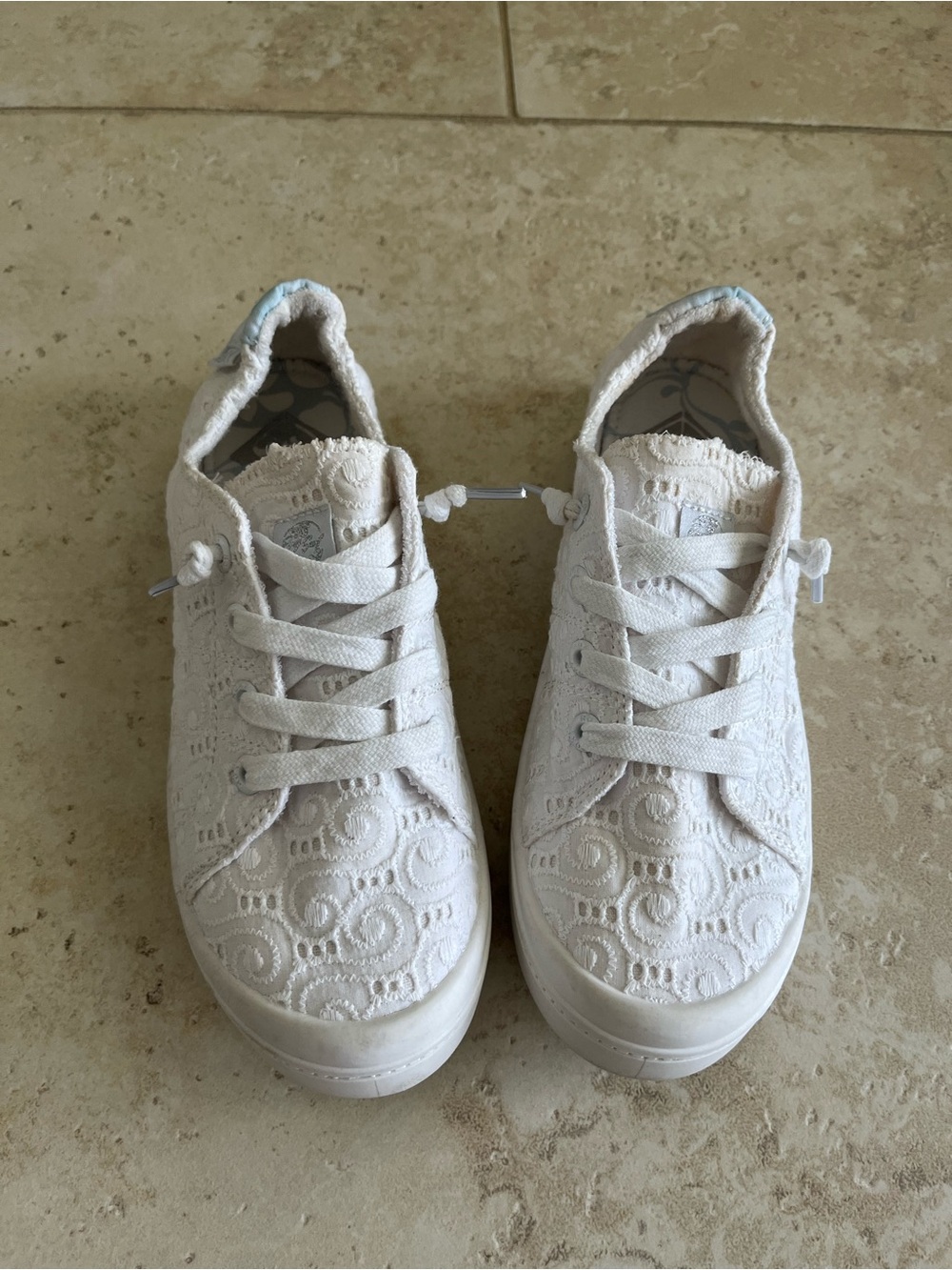 Roxy White Lace-Up Sneakers Flats Casual Spring Summer